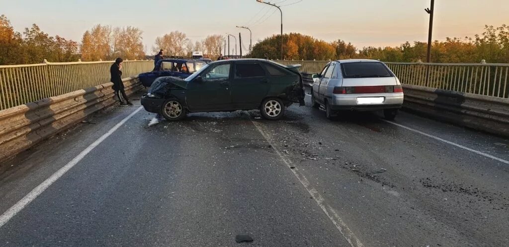 дтп в талица свердловская область на 20. фото с места аварии талица. подслушано в талице митинг 9 мая в троицком. типичная талица свердловская область новости происшествия. типичная талица свердловская область новости происшествия.