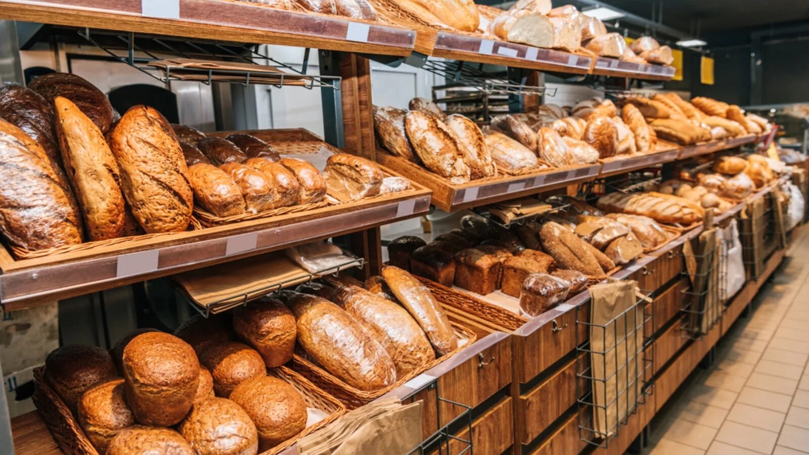 хлебный рядом. украинский хлеб. мука тесто. хлеб и хлебобулочные изделия. хлебный рядом.