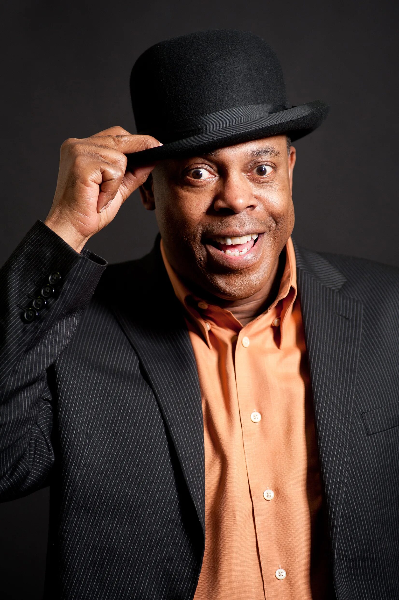 Michael winslow. Майкл уинслоу. майкл уинслоу полицейская академия. michael winslow 2025. майкл уинслоу фото.