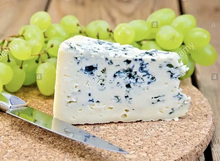 What cheese are you. Сыр блю чиз. голубой сыр. сыр с голубой плесенью blue cheese. сыр блю чиз с голубой плесенью.