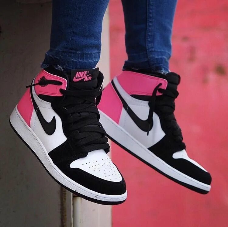 Jordan 1 Pink Black. Джорданы 1 высокие женские.