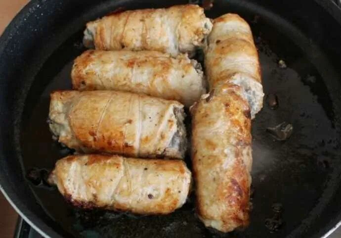 Рецепт куриных рулетиков на сковороде