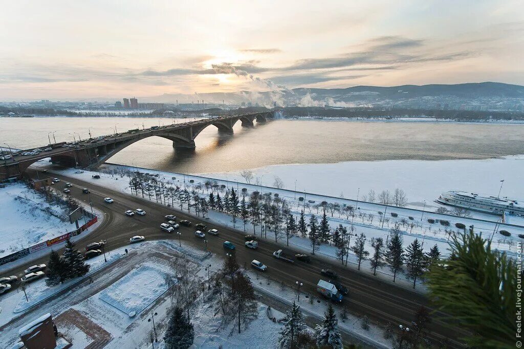 Погулять в красноярске зимой. Красноярск 2012. Зима в городе Красноярск. Город Красноярск зимой. Зимний Красноярск фото.