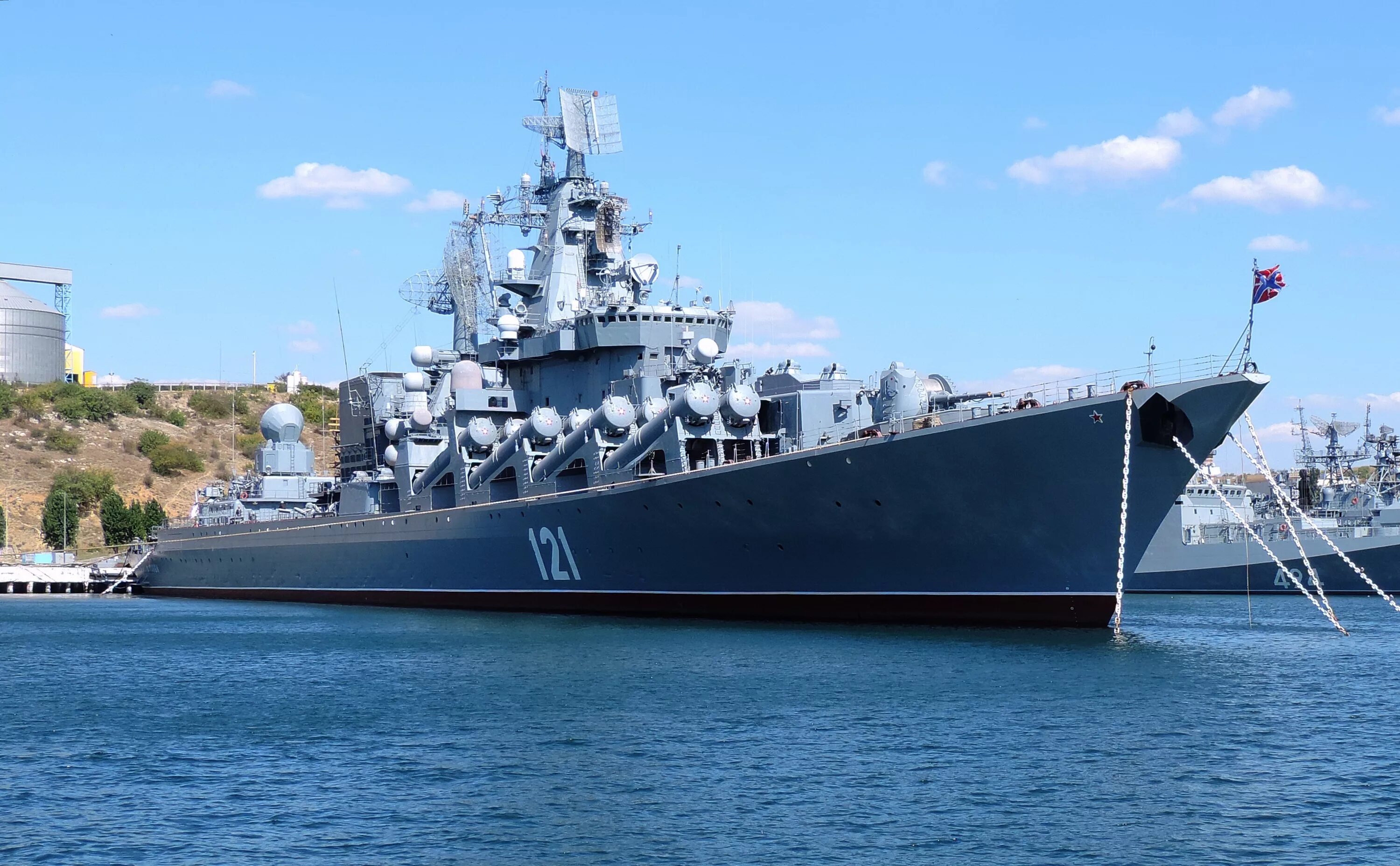 Пластмассовый корабль ссср. Вертолетоносец москва бортовой номер 100. Проект 1123 кондор. Корабль номер 100. Крейсер москва 121.