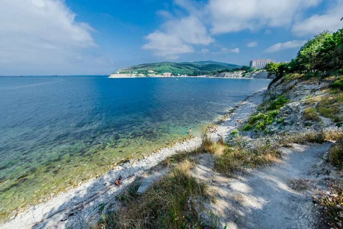 Отдыха краснодарском крае красивые. Голубая бухта Бжид море. Голубая бухта в Геленджике.