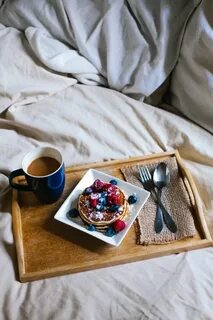 Кофе утром постель