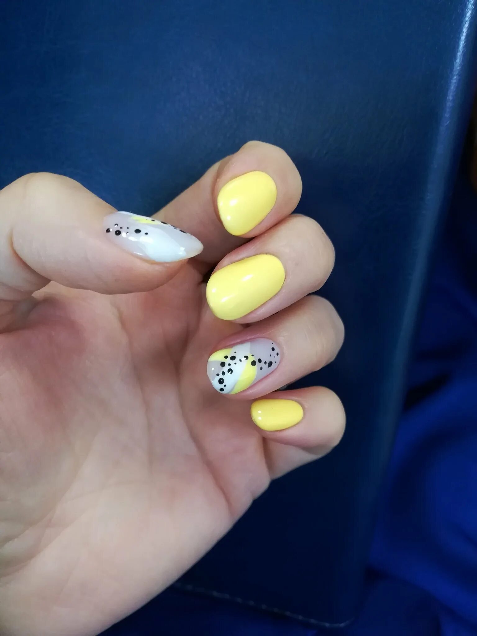 Маникюр с манго маникюр. Гель лак цвет манго. Ногти цвета манго. Ногти баунти. Маникюр манго.