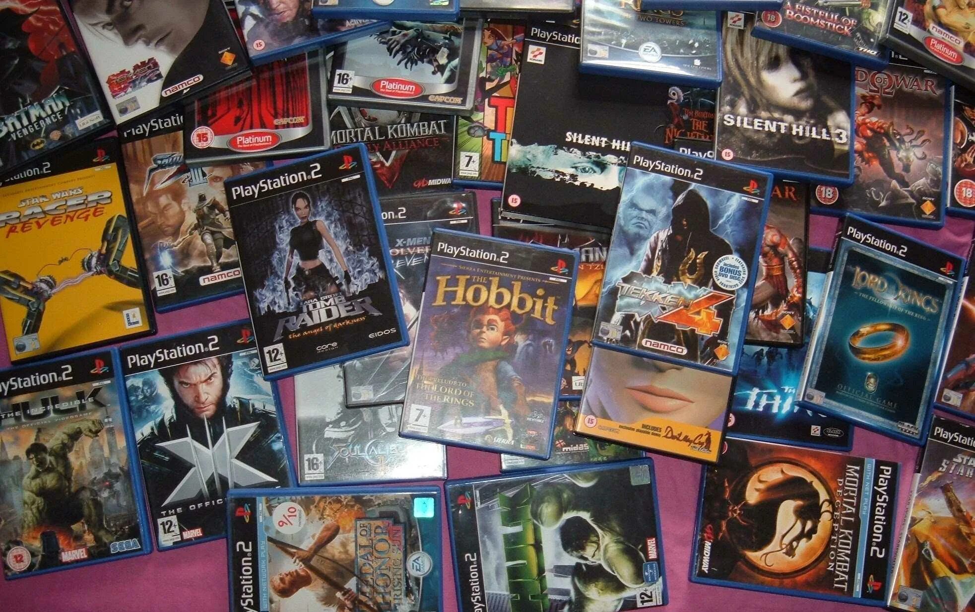 Топ игр на пс2. Диск ps2 sony playstation 2. playstation 2 slim диск игры. sony ps2 игры. sony playstation 2 slim диски.