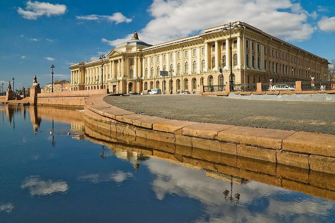 Санкт петербург 10 1. Здание Академии художеств в Санкт-Петербурге. Университетская набережная в Санкт-Петербурге Академия художеств. Музей Академии художеств в Санкт-Петербурге. Академия художеств на Васильевском острове.