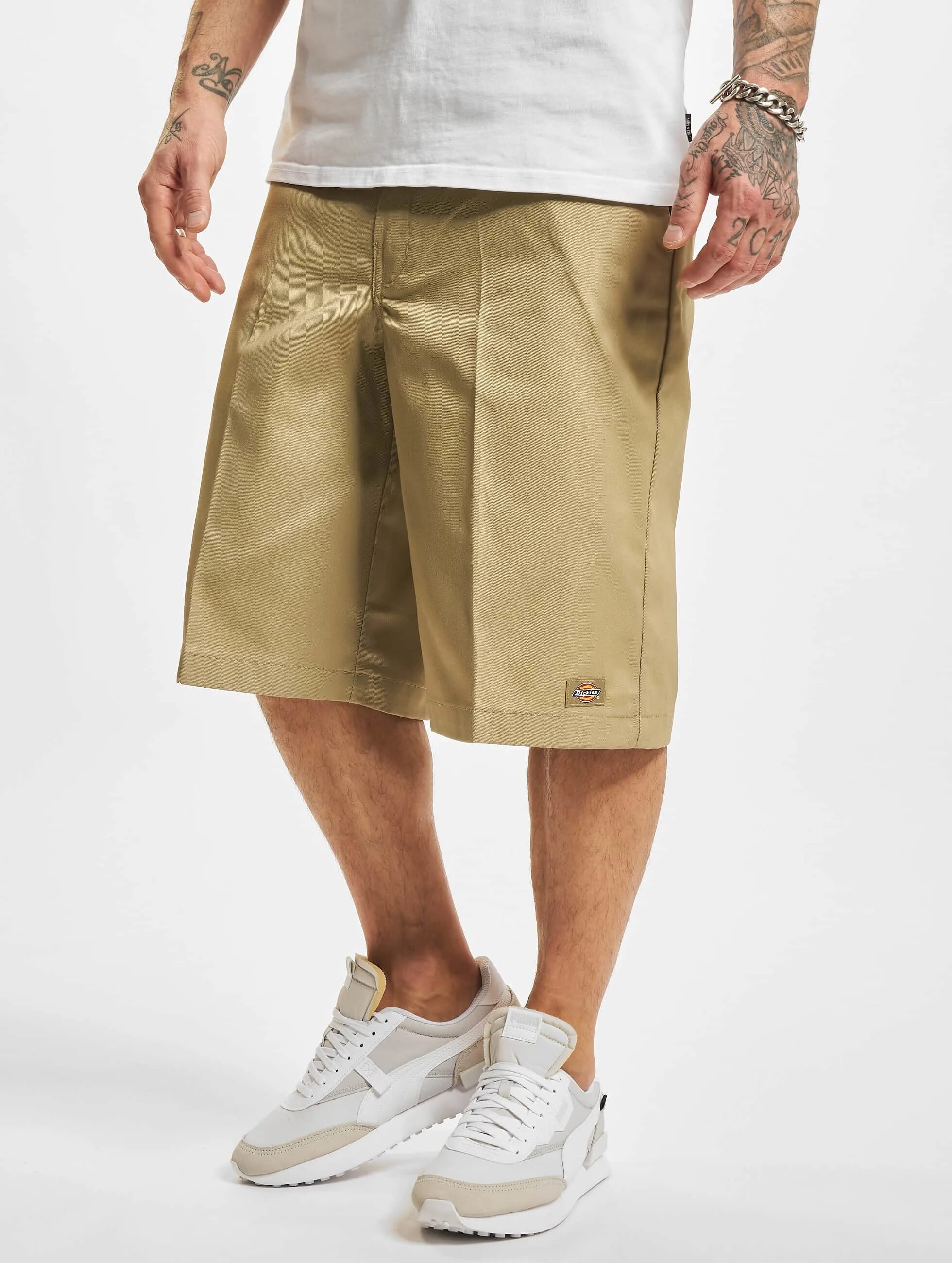 Short dick man radio. Шорты карго Dickies. Шорты Dickies p345071. Шорты Dickies Loose Fit 13. Шорты мужские карго Dickies.