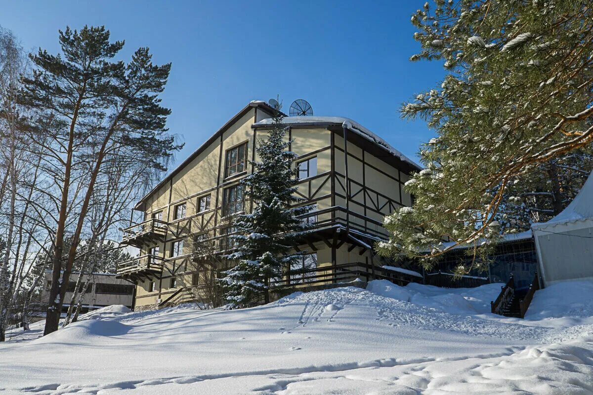 дивногорск красноярский край коттедж. коттеджный поселок море удачи красноярск. продажа домов в дивногорске. экспериментальный дом в дивногорске. дивногорск деревья.