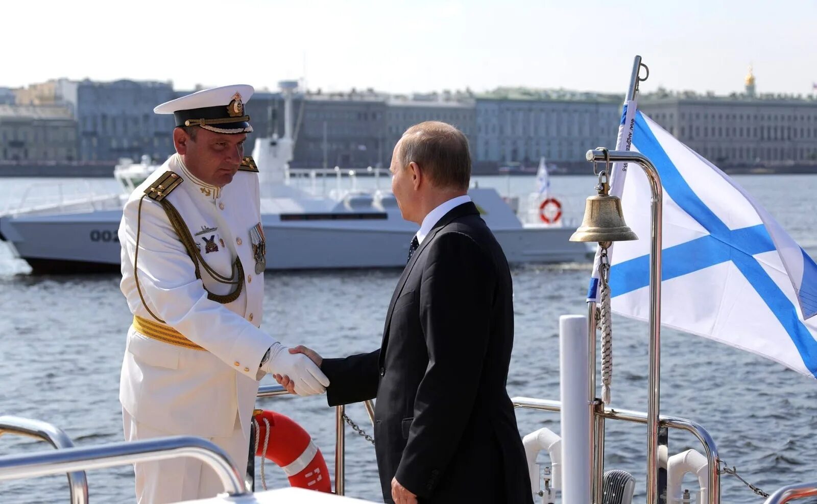 Выпуск вунц вмф вма 2020. День морского офицера. Цвет тельняшки вмф черноморского флота. Выпуск лейтенантов вмф кронштадт 2021. День морского офицера.