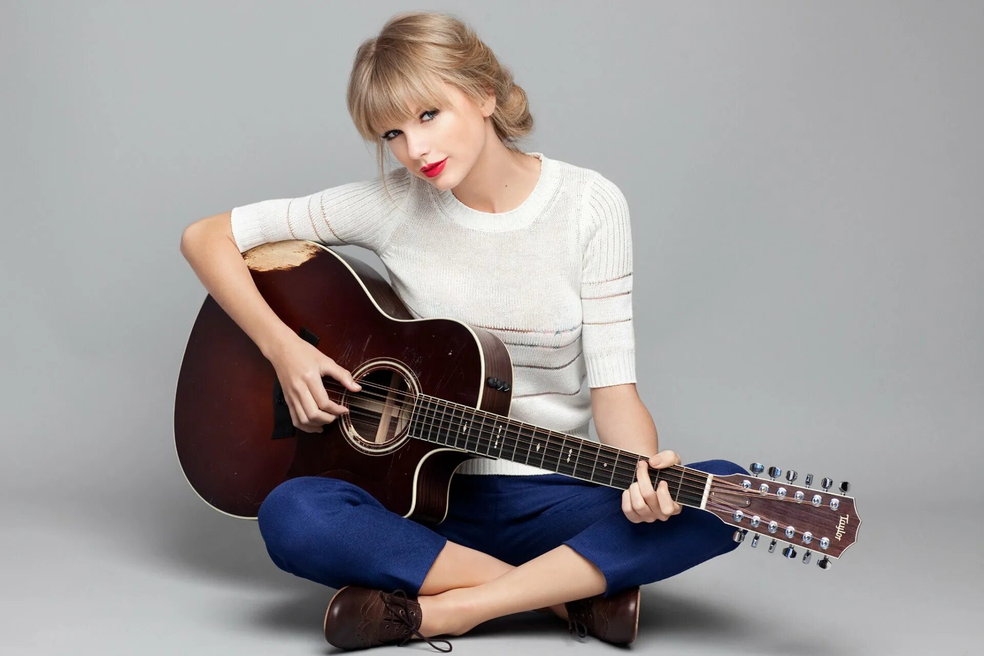 Taylor swift games. Тейлор свифт. тейлор свифт певица. тейлор свифт с гитарой. taylor swift тейлор свифт.