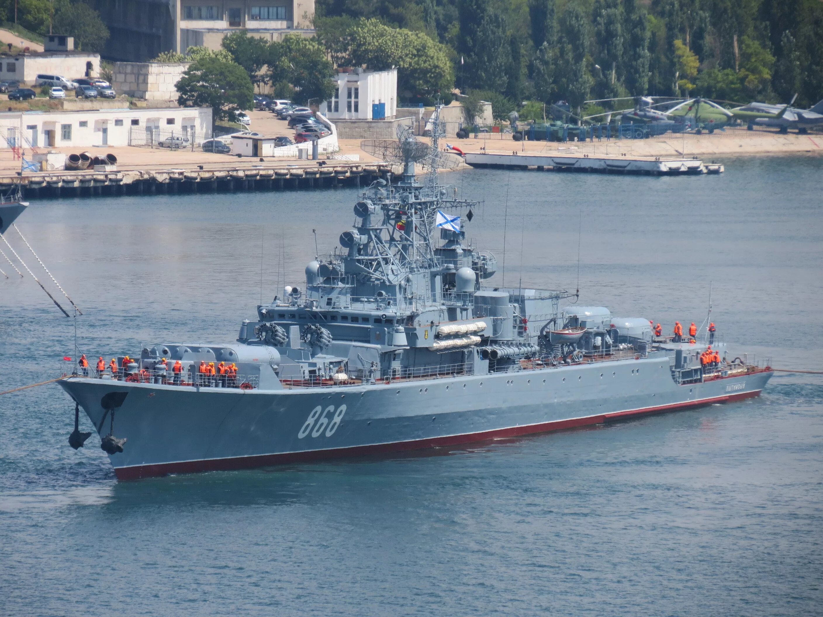 Корабль м. Проект 1135 буревестник. ладный сторожевой корабль. скр 1135. сторожевые корабли проекта 1135.