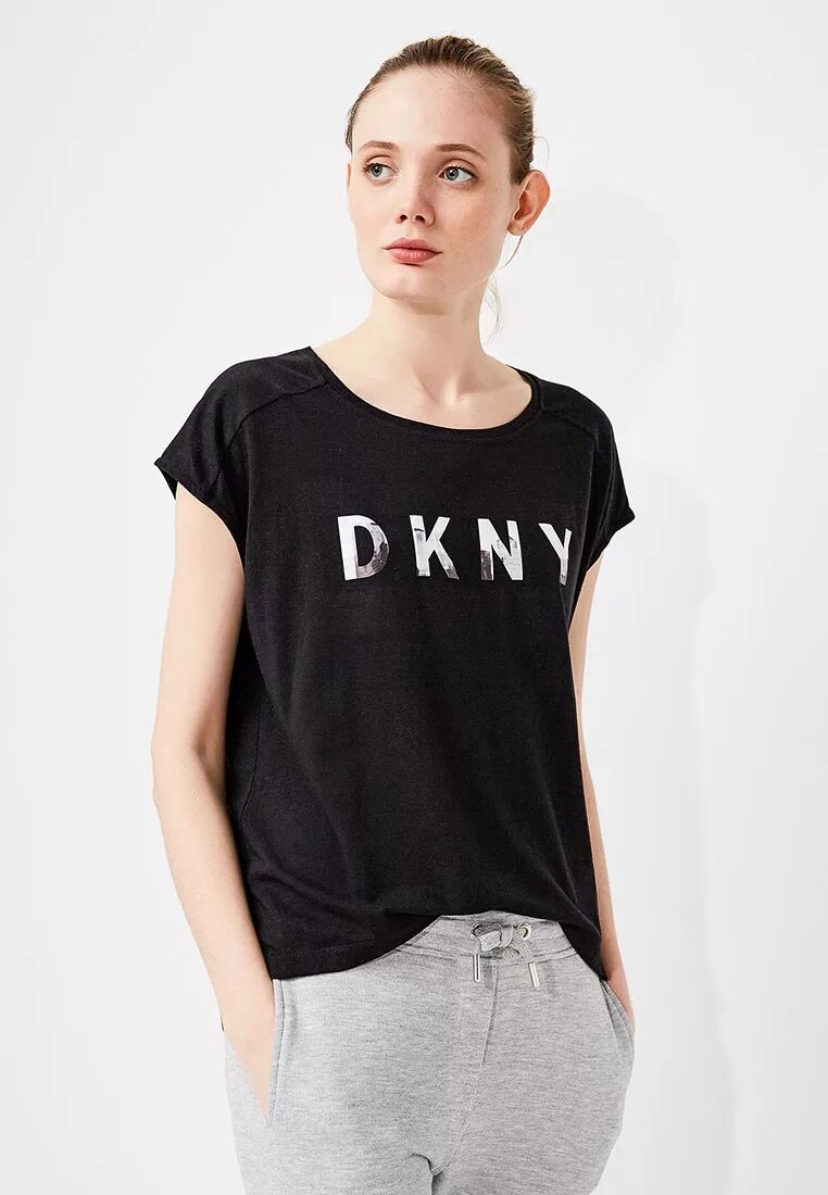 Dkny что за бренд. Donna karan new york logo. Футболка dkny мужская серая. Серая футболка мужская. Футболка dkny женская.