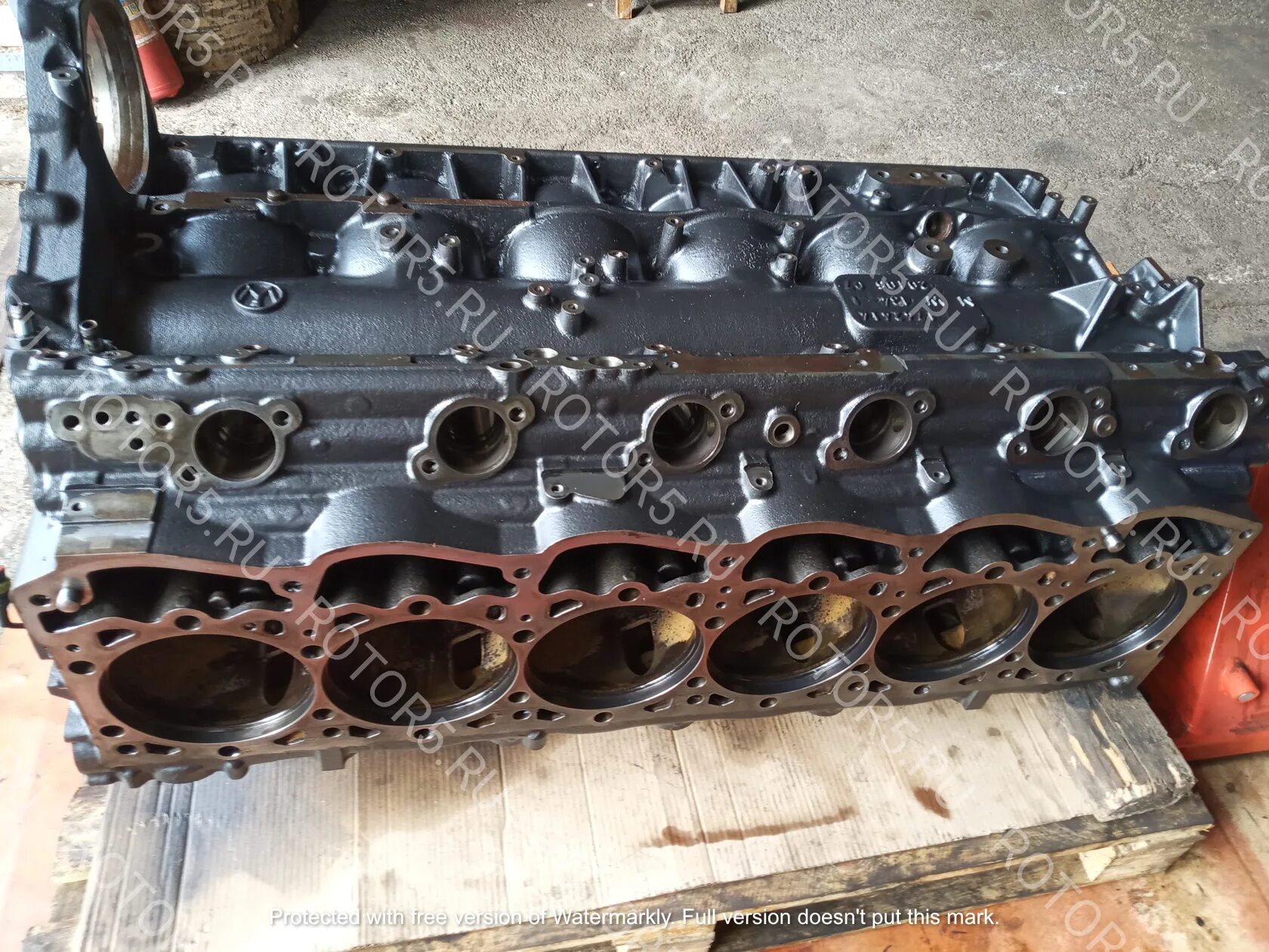 Блок мотора на даф 105. Блок двигателя be123c daf. Блок двигателя be123c daf. Блок цилиндров даф 105 460 лошадей. Блок двигателя даф 105.