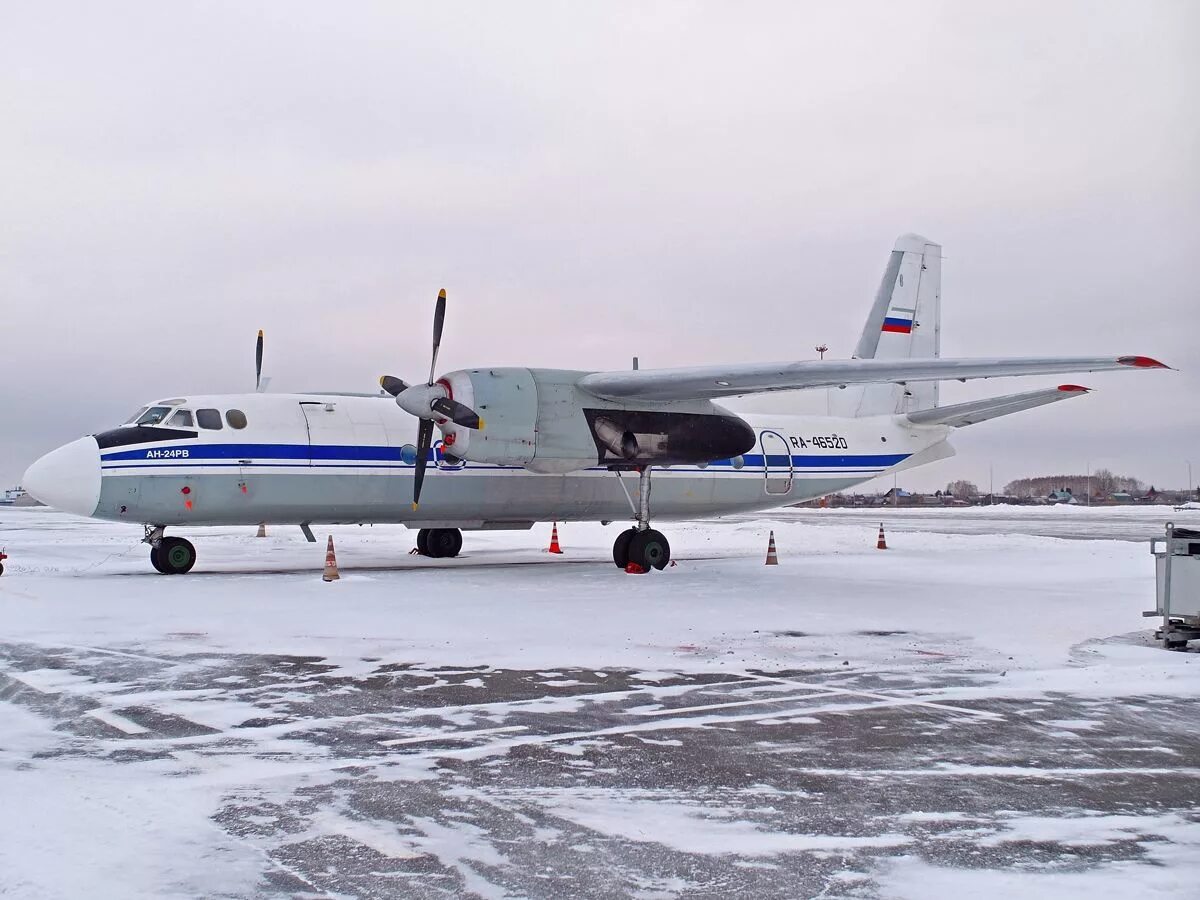 Самолет АН 24. АН-24 пассажирский самолёт. АН 24 ВТА. АН-24 Турухан.