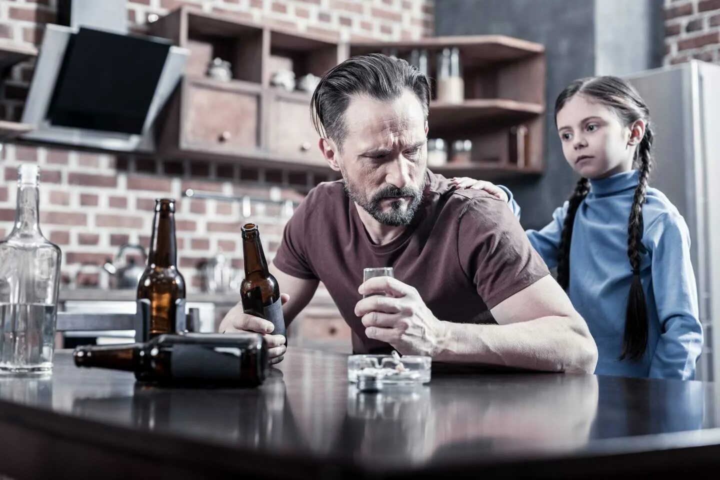 Пьющие женщины. Подросток. Дети в семье пьющих родителей. Пьющие родители. Не благо получная семя.