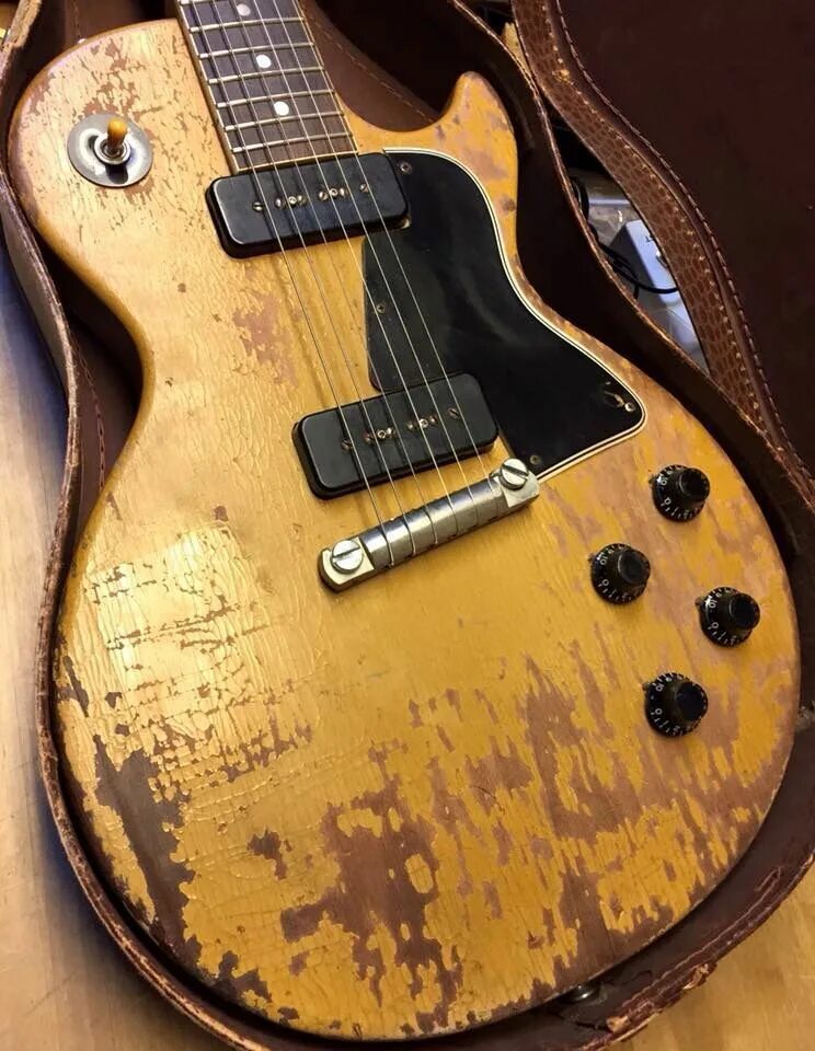 Гитары винтаж. Гитара фендер винтаж. Электрогитара vintage. Электрогитара vintage vhe100. Арктоп гибсона гитара.