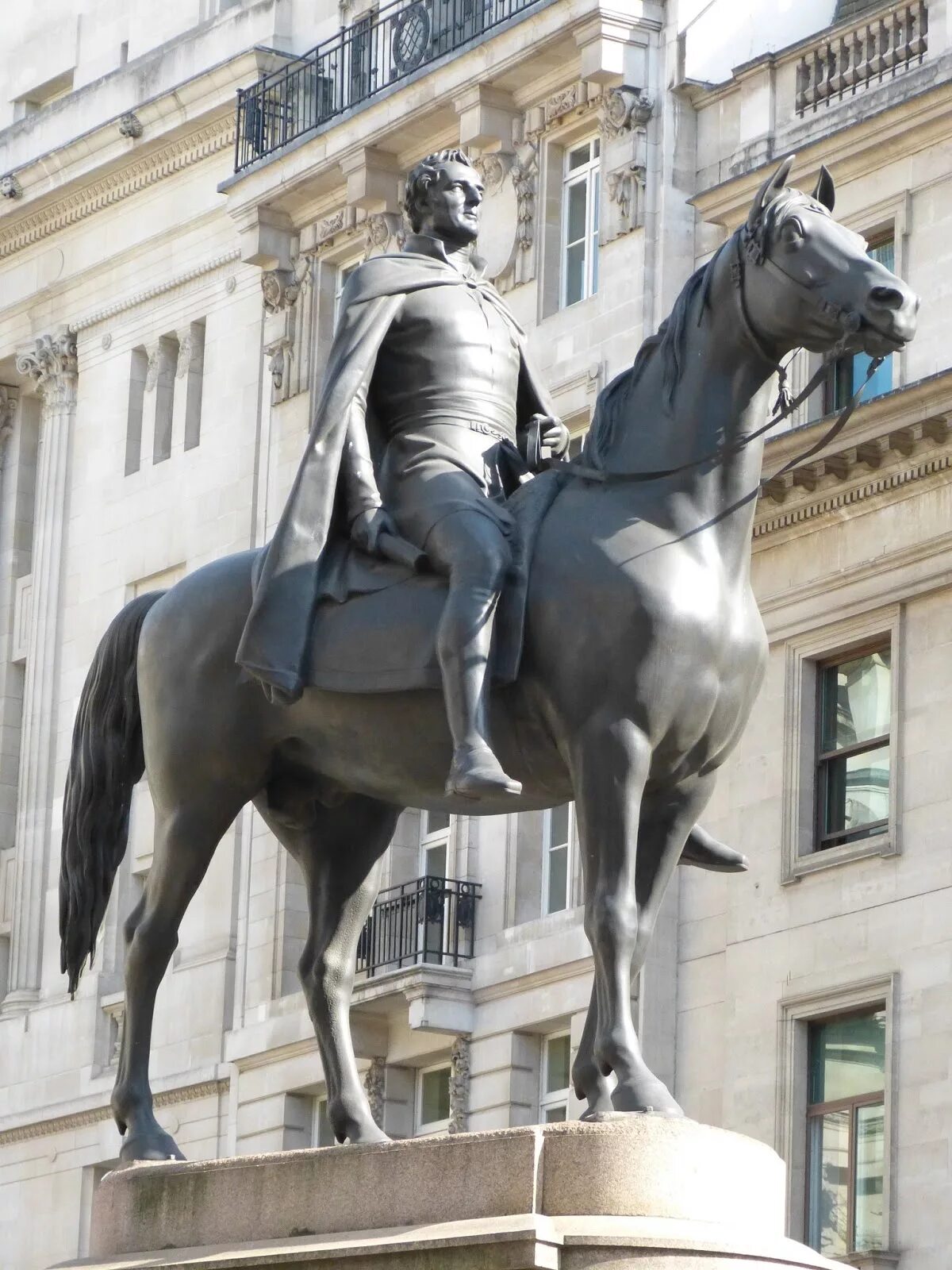 Салават юлаев памятник в уфе. Памятник всадник на коне в москве на красной площади. Памятник мужик на коне. Салават юлаев памятник в уфе. Памятник мужик на коне.