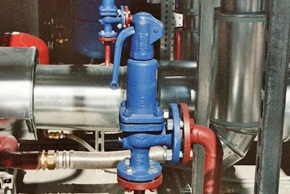Регулировка предохранительного клапана на котлах 0,6 мпа. Предохранительный клапан ппк на трубопроводе. Установка предохранительного клапана на трубопроводе. Редукционно-охладительная установка схема. Предохранительный клапан на газопроводе.