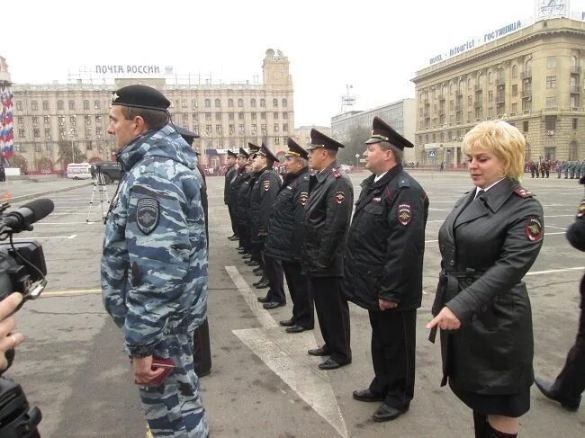 Полиция волгоград. Милицейские служебные вещи. Волгоградский полицейский. Полиция волгоград номер телефона. Волгоградская полиция.