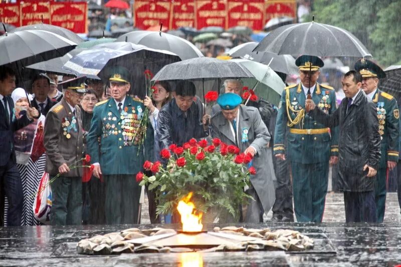 9 мая в казахстане. День Победы в Казахстане. Презентация день Победы Казахстан. 9 Мая Казахстан картинки. 9 Мая день Победы в Казахстане фон.