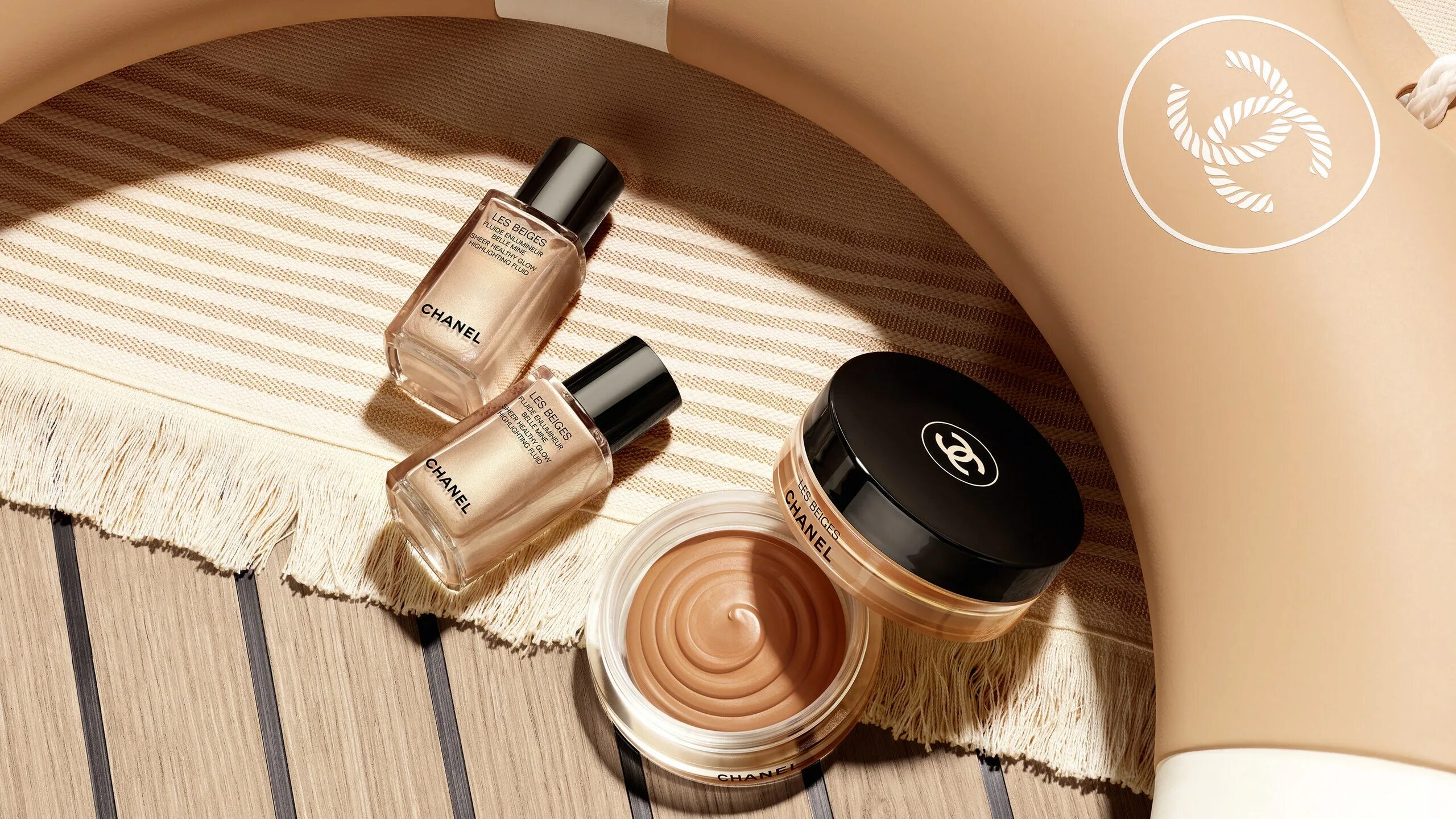 Бронзер шанель. Chanel les beiges бронзер. chanel cream bronzer. пудра chanel les beiges summer of glow от chanel 2025. chanel les beiges пудра с эффектом естественного сияния состав.