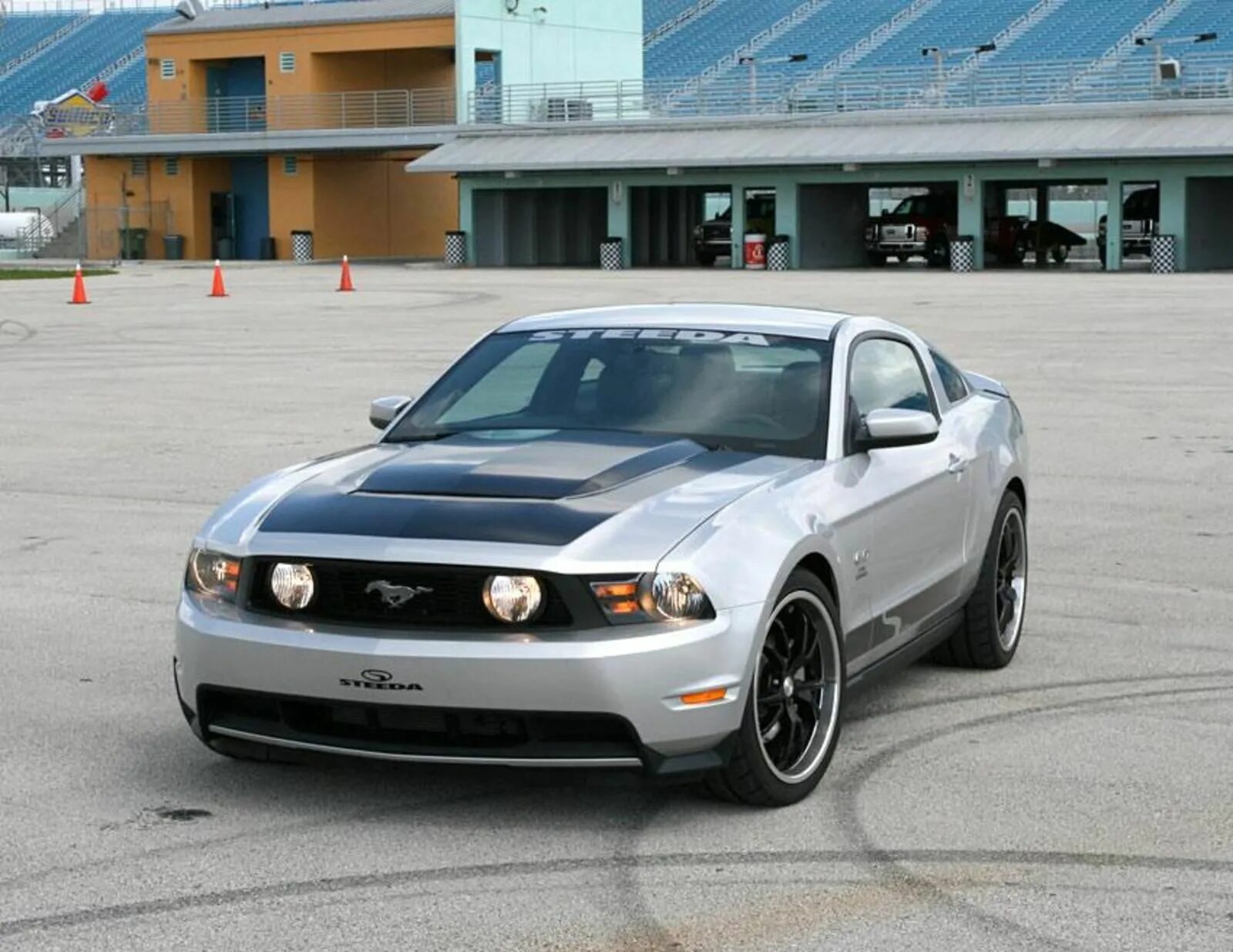 Форд мустанг 5.0. Ford Mustang gt 2011. Ford Mustang 5.0 2011. 2011 Ford Mustang gt 5.0 s197.