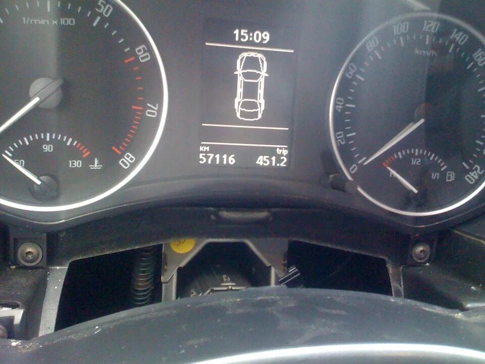 Как снять панель приборов октавия а5 Снятие панели приборов Skoda Octavia A5 Mk2, 1,8 л, 2010 года своими руками DR