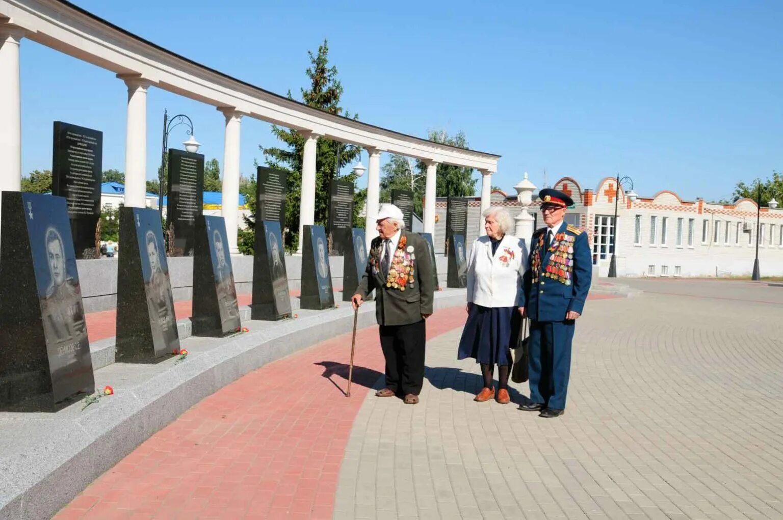П поныри. Поныри курск мемориальный комплекс. мемориальный комплекс курская дуга поныри. поныровский историко-мемориальный музей курской битвы.