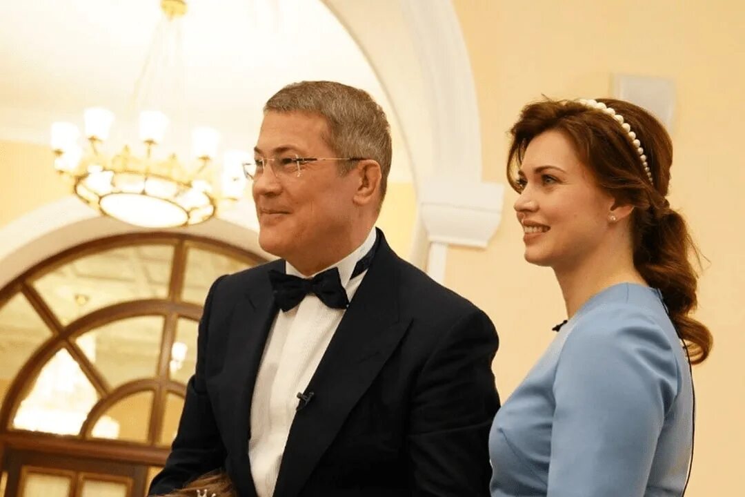 Радий хабиров и карина хабирова. Жена главы башкирии. Президент башкортостана радий хабиров с женой. Супруга главы республики башкортостан. Радий хабиров жена каринэ.