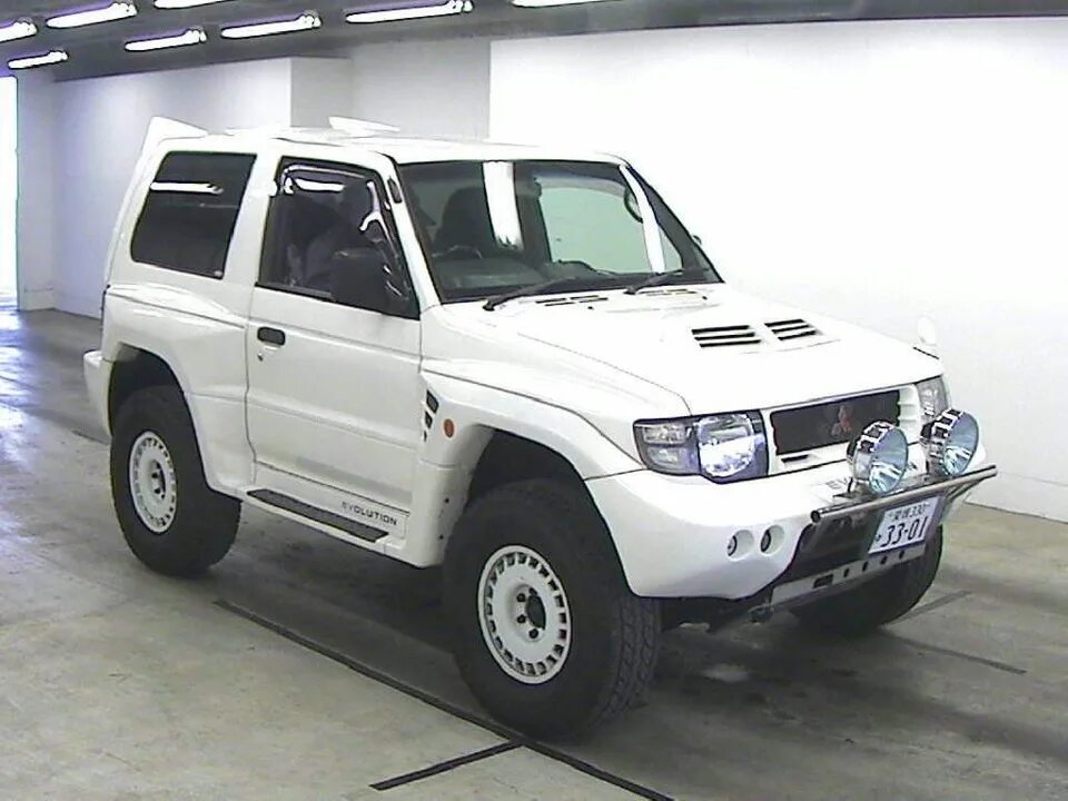 Купить митсубиси паджеро механика. Pajero 2 Evolution. Mitsubishi Pajero Evolution 1997. Митсубиси Паджеро 2 Эволюшн. Mitsubishi Pajero Evolution 2+2.