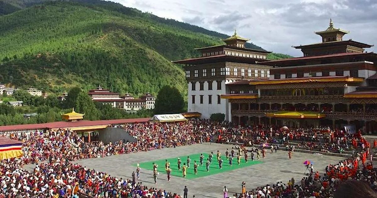 Бутан п. Бутан. Бутан традиции. Праздник в бутане. Бутан население.