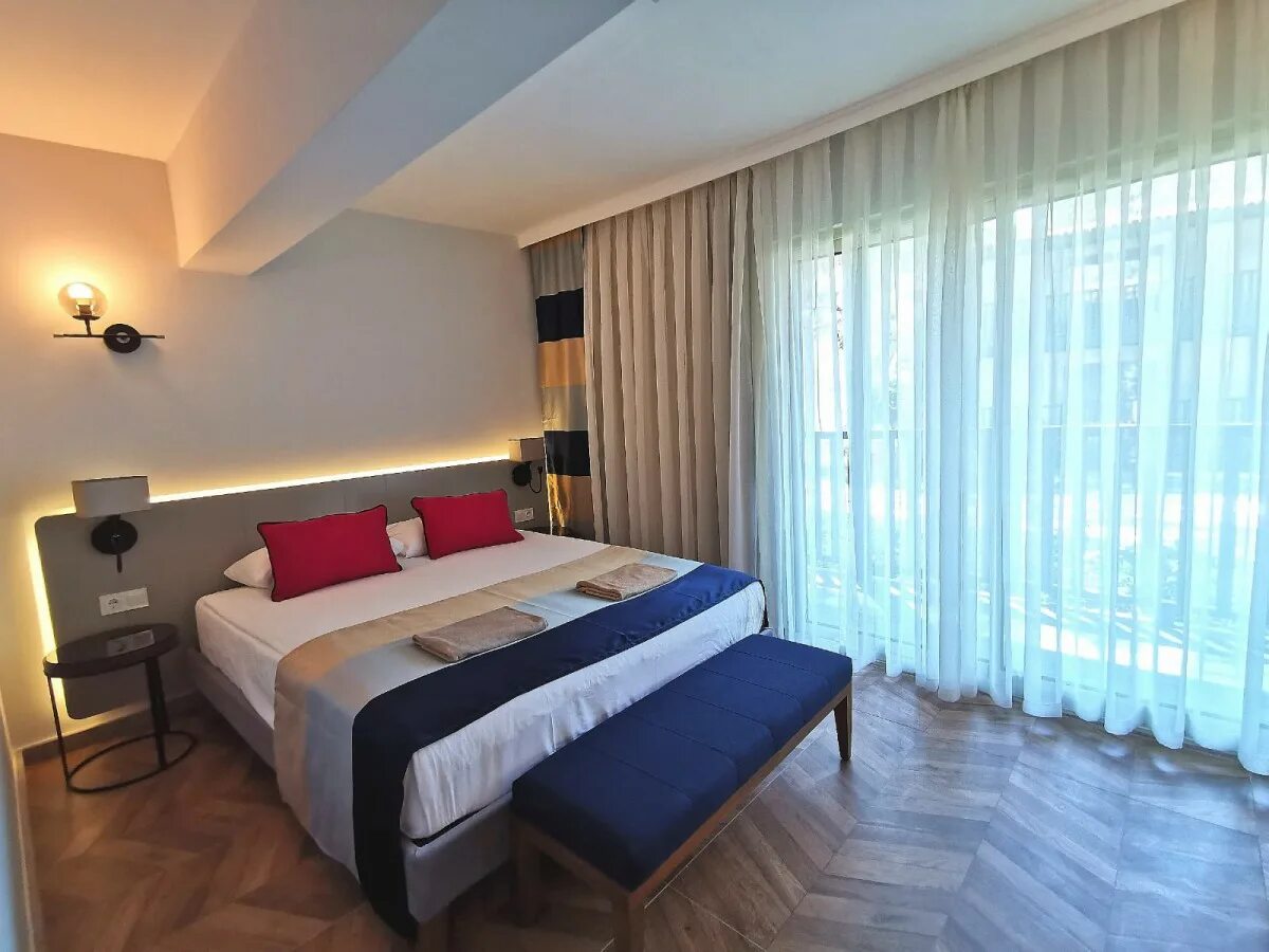 Crystal family resort & spa пляж. Crystal club world of colours resort spa. Crystal club world of colours 4* (белек). Кристалл клуб ворлд оф колорс турция. Курорт цвета 4.