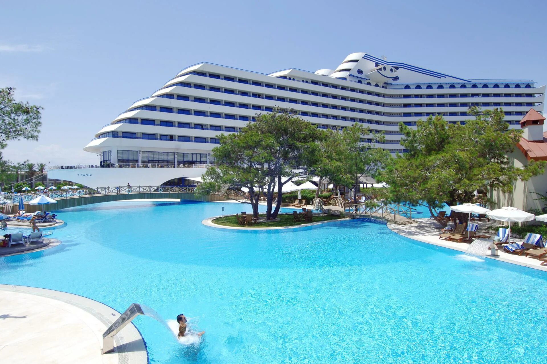 Titanic beach lara 5 турция. Анталия отель титаник 5 звезд. Отель титаник кемер. Анталия отель корабль. Кемер титаник 5 звезд турция.
