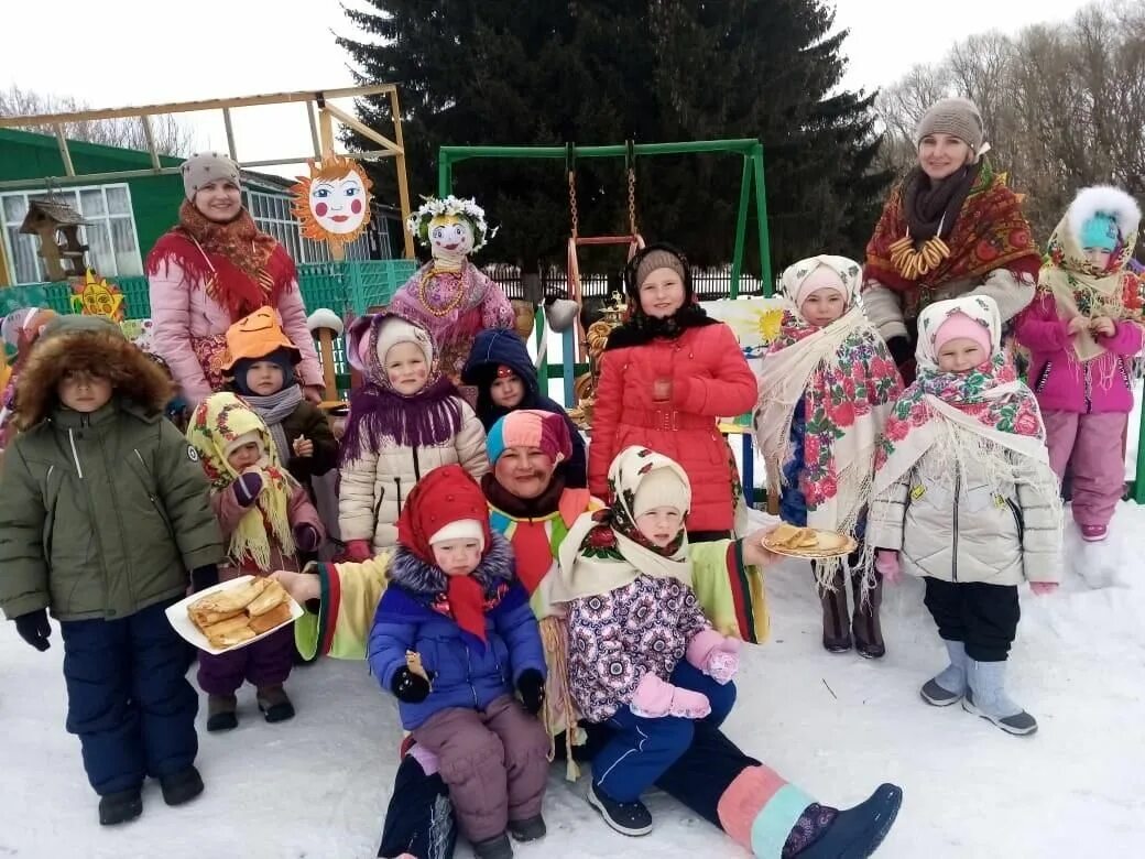 Масленица в детском саду. Масленичные гуляния в детском саду. Масленица для детей в саду. Праздник Масленица в детском саду.