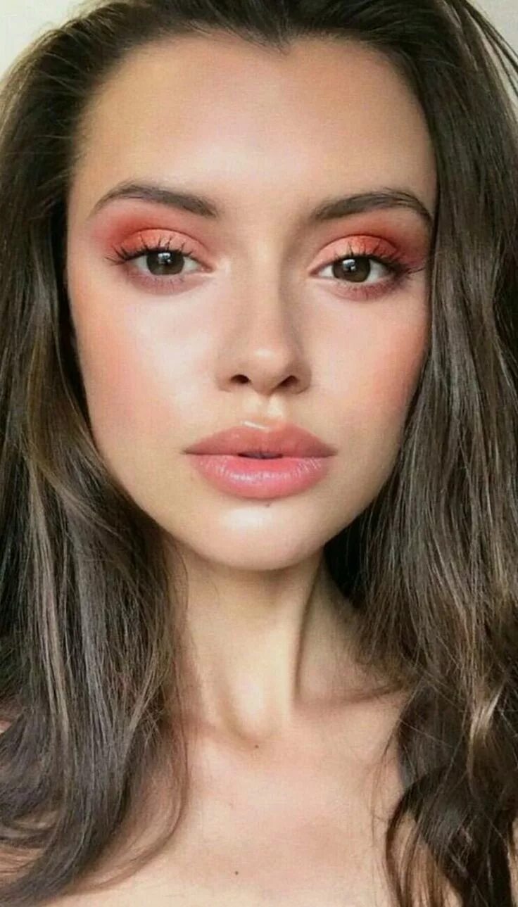 2020 год макияж Spring/Summer 2022 Makeup Trends: Runway Makeup Looks & Ideas