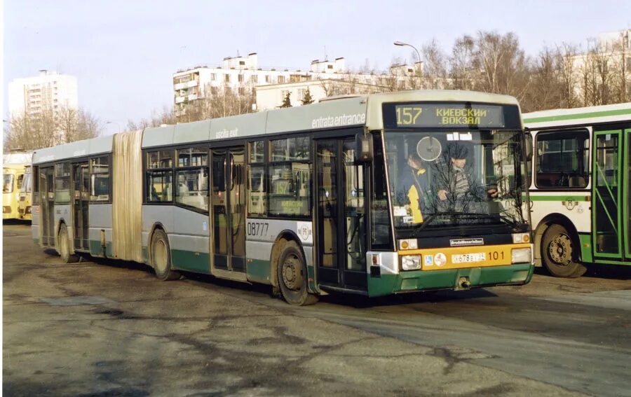Филёвский автобусно-троллейбусный парк. , 39к1. Улица беловежская, дом 77. Беловежская, д 15 к 2. Автобус 157.