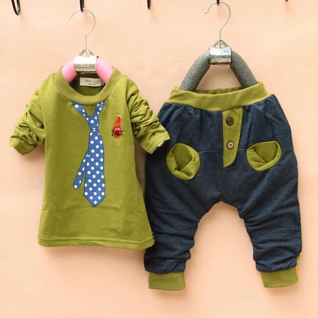 новогодний бодик для малыша. оригинальная детский одежда. новогодние боди для малышей. модные дети. яркая детская одежда.