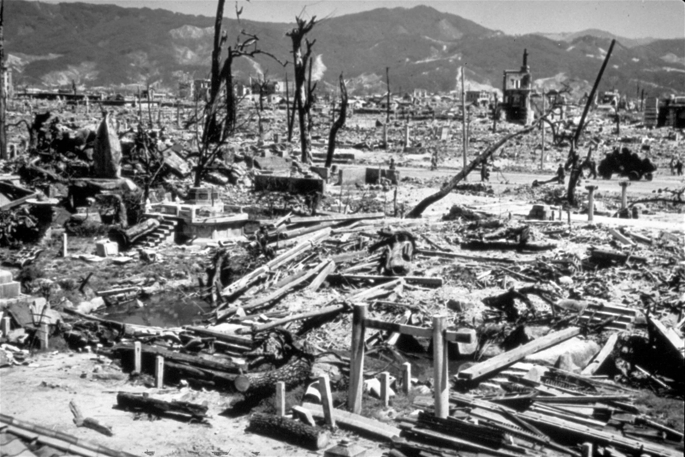 Атомная бомбардировка Нагасаки. Нагасаки после бомбардировки 1945. Сброс ядерной бомбы на хиросиму