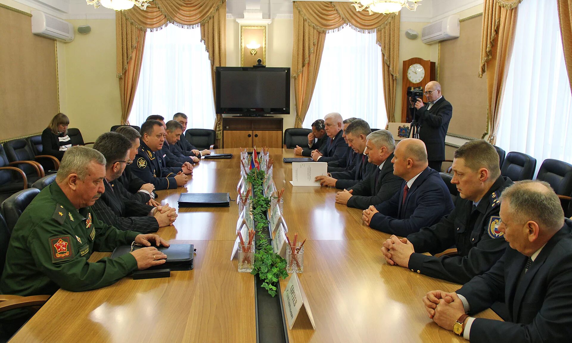 Карбанович уфсин брянск. Алексей перещук уфсин. Карбанович брянск уфсин россии. Начальник уфсин по брянской области. Начальник уфсин россии по брянской области.