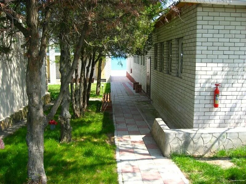 Коралл в канале керчь. Пансионат героевское керчь. Галины петровой, 120а. Коралл героевка. Пансионат коралл керчь.