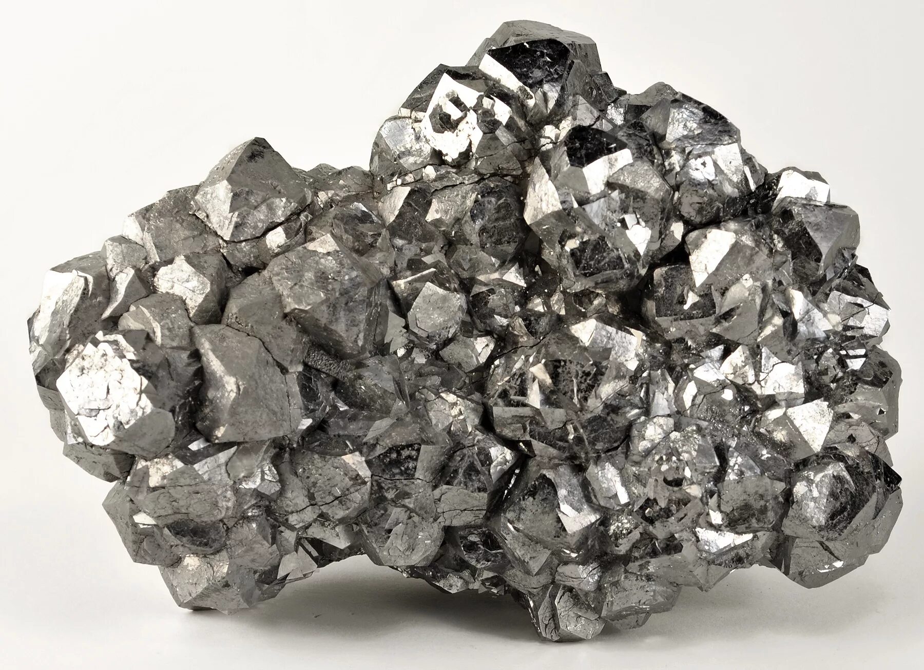 Платина тяжелая. Серебро металл самородок. Самородное серебро минерал. Серебряно палладиевый сплав Пд 250. Палладиевый сплав.