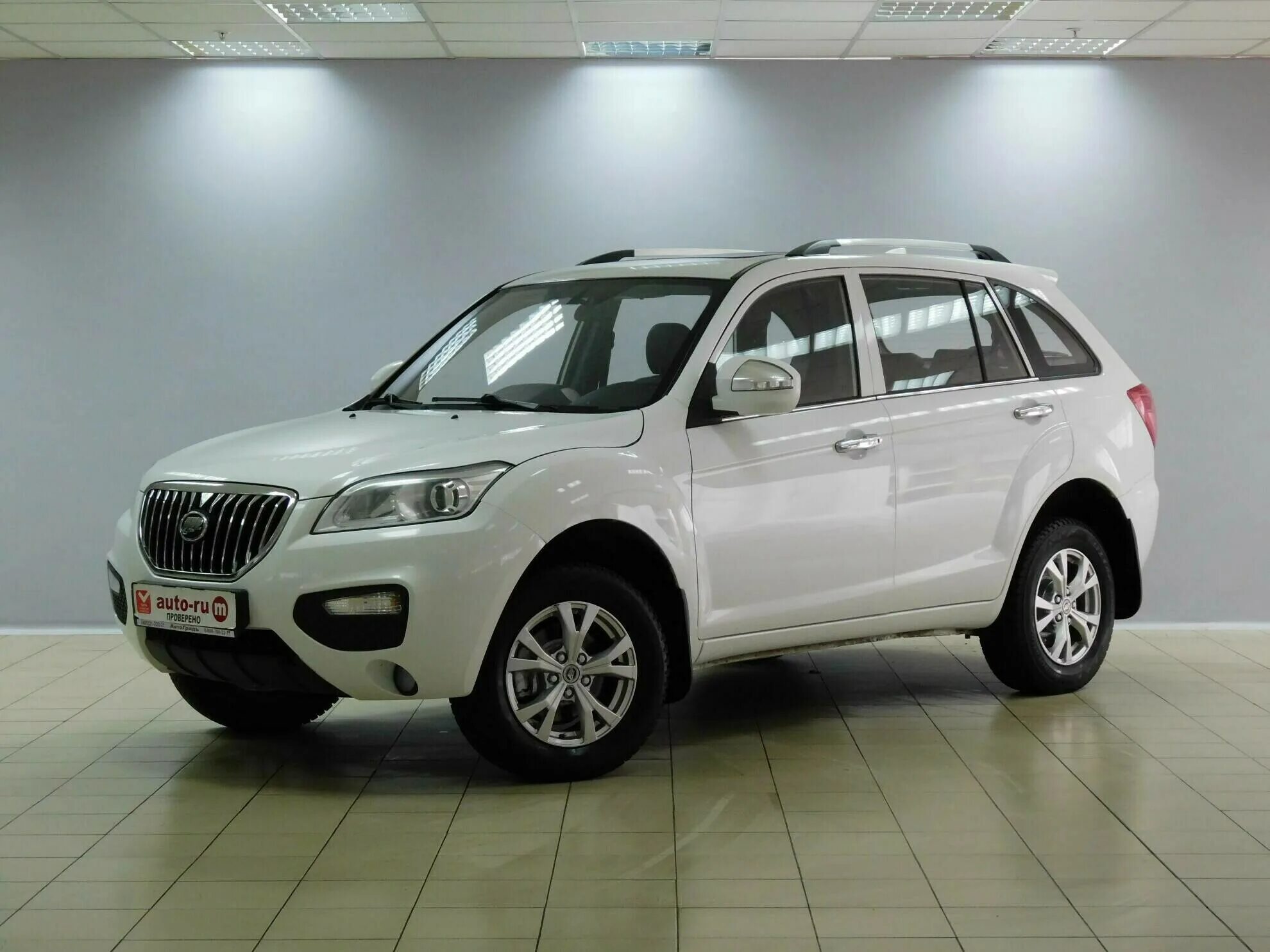 Купить лифан в новосибирске. Lifan x60 белый. Lifan x60 белого цвета. Лифан 2015 года. Lifan x60 2016-2018.