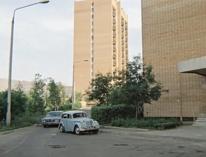 Высотка где снимали москва слезам не верит