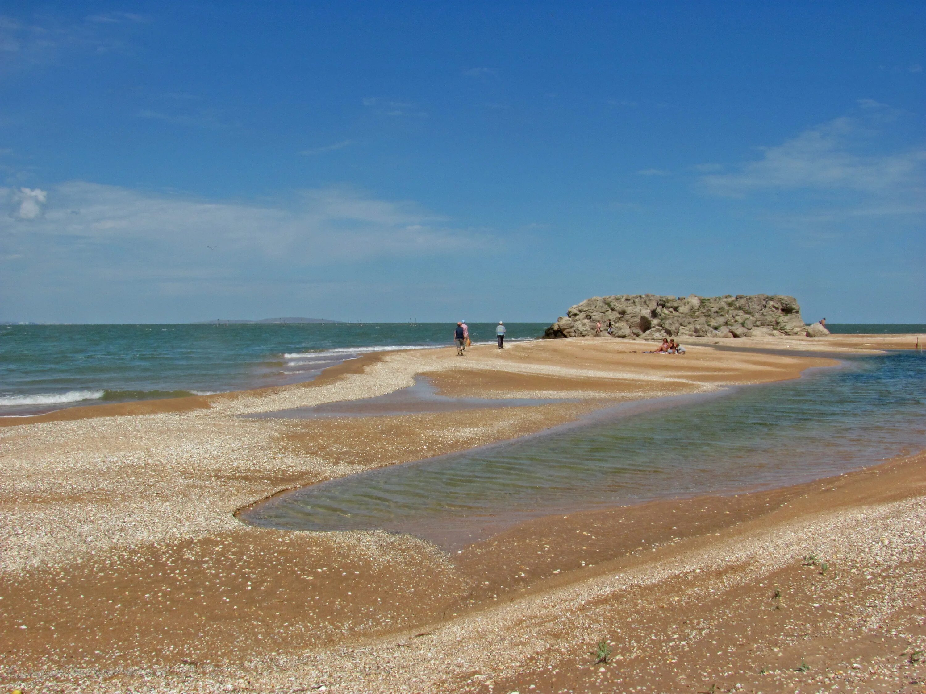 Село золотое Крым. Село золотое Крым фото. Азовское побережье село Строгановка. Золотой крым сайт