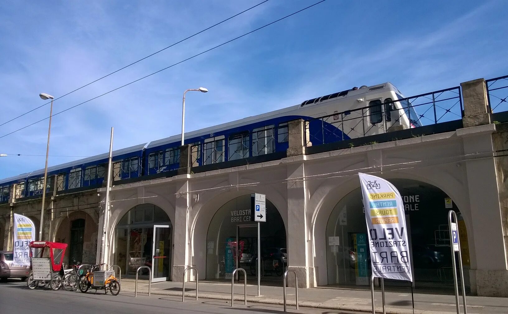 Бари сил. Бари bari centrale. парк на центральном вокзале (бари, италия). улица bari centrale. университет бари италия.