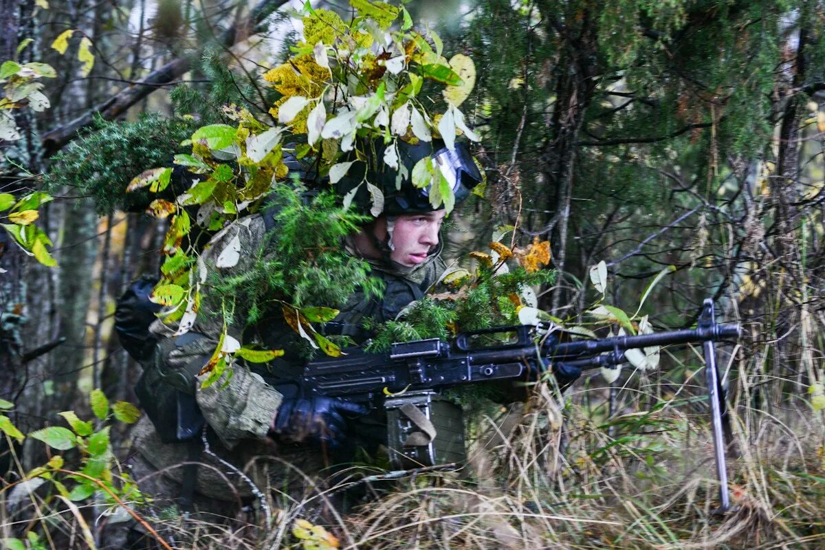 Снайпер разведчик вс рф. Работа российских снайперов. Снайпер рф. Работа российских снайперов. Работа российских снайперов.