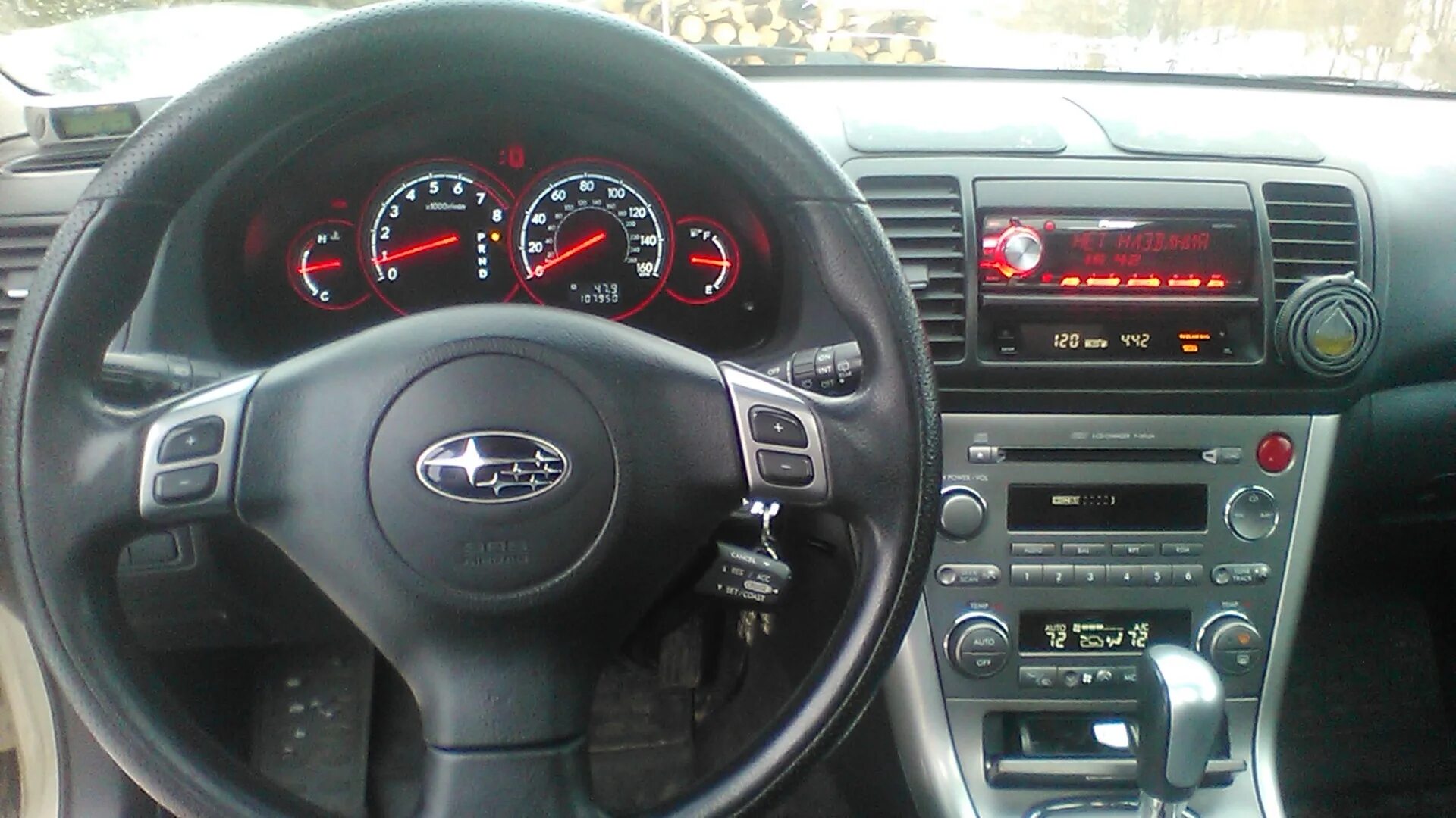 Subaru outback 2010 панель. Приборная панель аутбек 2007. Субару аутбек панель. Значки на панели субару аутбек. Индикация приборов субару аутбек расшифровка.